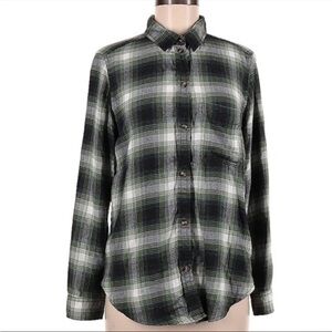 American Eagle Outfitters Women's Black and White Plaid Button Down Shirt